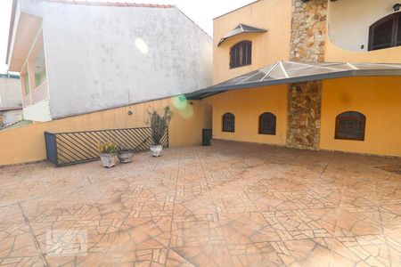 Casa à venda com 550m², 5 quartos e 6 vagas Casa à venda com 550m², 5 quartos e 6 vagasSalada da Frente da casa