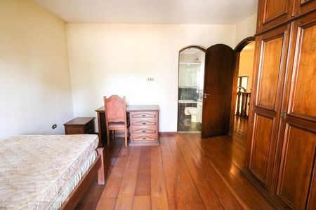 Casa à venda com 550m², 5 quartos e 6 vagas Casa à venda com 550m², 5 quartos e 6 vagasSuite 4