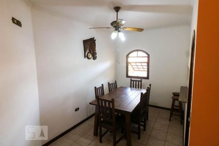 Casa à venda com 550m², 5 quartos e 6 vagas Casa à venda com 550m², 5 quartos e 6 vagasCopa