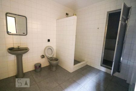 Casa à venda com 550m², 5 quartos e 6 vagas Casa à venda com 550m², 5 quartos e 6 vagasVestiário 2