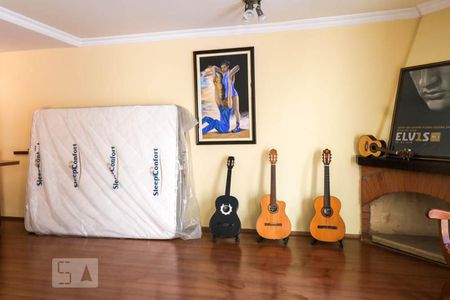 Casa à venda com 550m², 5 quartos e 6 vagas Casa à venda com 550m², 5 quartos e 6 vagasSala da Lareira