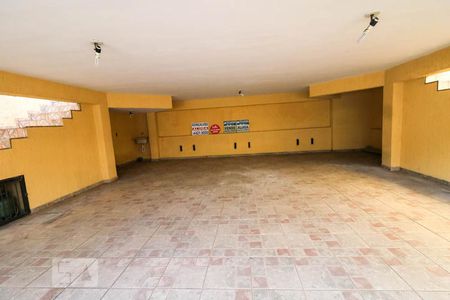 Casa à venda com 550m², 5 quartos e 6 vagas Casa à venda com 550m², 5 quartos e 6 vagasGaragem