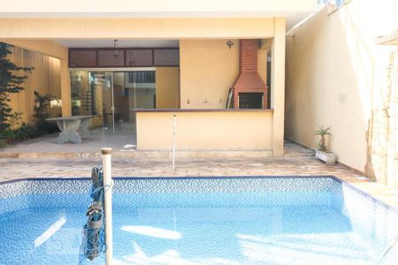 Casa à venda com 550m², 5 quartos e 6 vagas Casa à venda com 550m², 5 quartos e 6 vagasVista da Sala de Estar