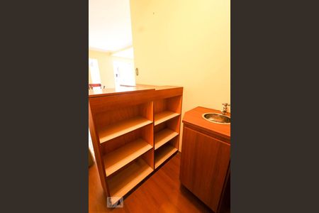 Casa à venda com 550m², 5 quartos e 6 vagas Casa à venda com 550m², 5 quartos e 6 vagasBar