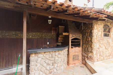 Casa à venda com 736m², 3 quartos e 4 vagasChurrasqueira