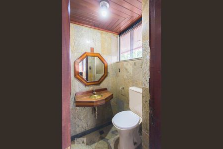 Casa à venda com 736m², 3 quartos e 4 vagasLavabo