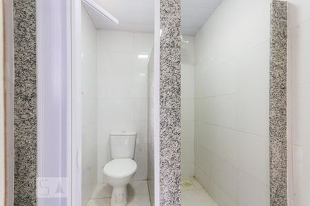 Casa à venda com 736m², 3 quartos e 4 vagasBanheiro Externo