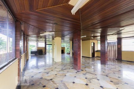 Casa à venda com 736m², 3 quartos e 4 vagasTerceiro Andar