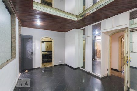 Casa à venda com 736m², 3 quartos e 4 vagasSuíte 2