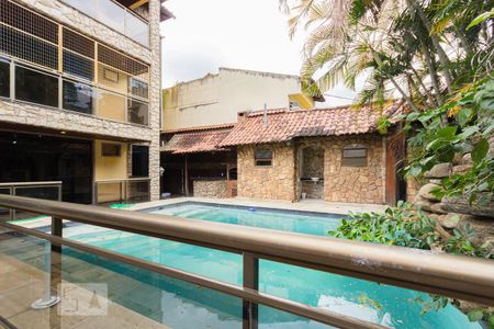 Casa à venda com 736m², 3 quartos e 4 vagasPiscina