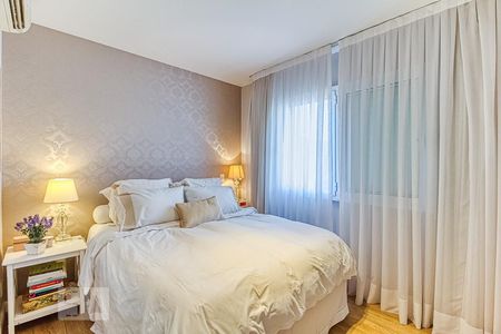 Suíte de apartamento à venda com 2 quartos, 100m² em Vila Olímpia, São Paulo