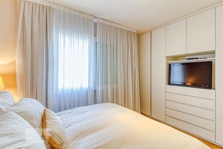 Suíte de apartamento à venda com 2 quartos, 100m² em Vila Olímpia, São Paulo