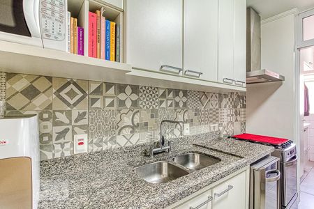 Apartamento à venda com 100m², 2 quartos e 2 vagasCozinha