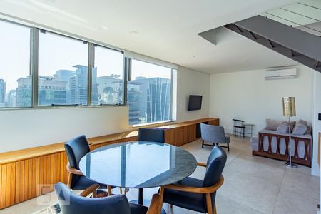 Sala de apartamento à venda com 1 quarto, 80m² em Vila Nova Conceição, São Paulo