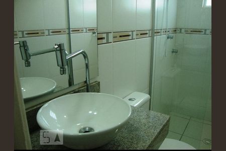 banheiro de apartamento para alugar com 2 quartos, 47m² em Jardim Nova Europa, Campinas