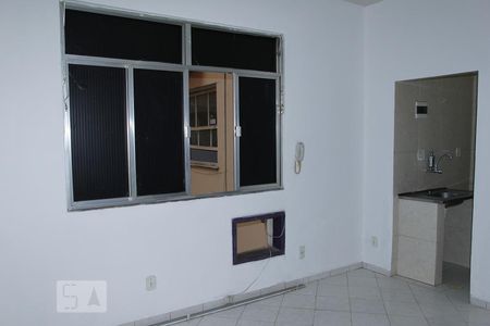 Sala de kitnet/studio para alugar com 1 quarto, 23m² em Centro, Rio de Janeiro