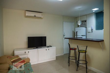Sala de apartamento para alugar com 1 quarto, 50m² em Copacabana, Rio de Janeiro
