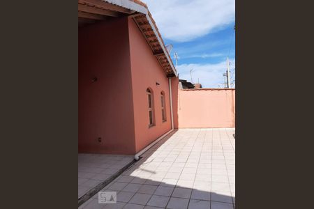 Casa para alugar com 250m², 3 quartos e 4 vagasFachada