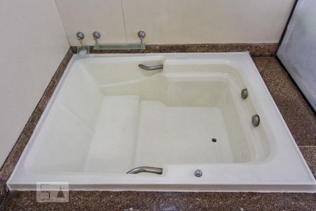 Apartamento à venda com 60m², 1 quarto e sem vagaBanheiro da Suíte