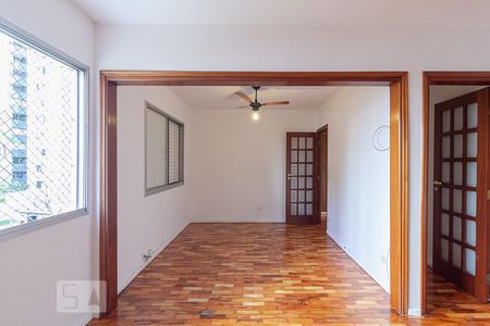 Sala de apartamento para alugar com 2 quartos, 90m² em Indianópolis, São Paulo