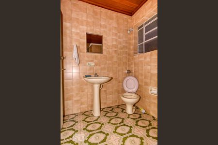 Casa para alugar com 270m², 5 quartos e 4 vagasBanheiro Social