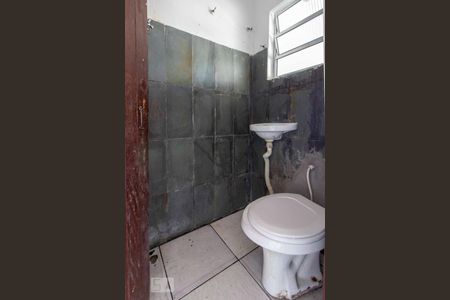 Banheiro de casa para alugar com 1 quarto, 27m² em Parque Boturussu, São Paulo