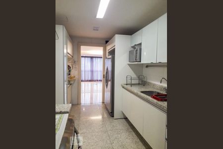 Apartamento à venda com 170m², 3 quartos e 2 vagasCozinha