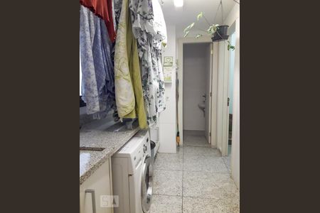 Apartamento à venda com 170m², 3 quartos e 2 vagasLavanderia