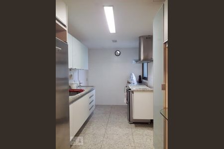 Apartamento à venda com 170m², 3 quartos e 2 vagasBanheiro da Suíte 3