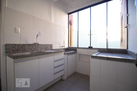Cozinha de apartamento para alugar com 1 quarto, 41m² em São João, Porto Alegre