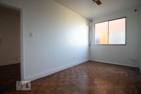 Dormitório de apartamento para alugar com 1 quarto, 41m² em São João, Porto Alegre