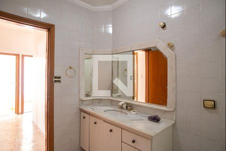 Apartamento para alugar com 168m², 3 quartos e sem vaga Apartamento para alugar com 168m², 3 quartos e sem vagaBanheiro 2