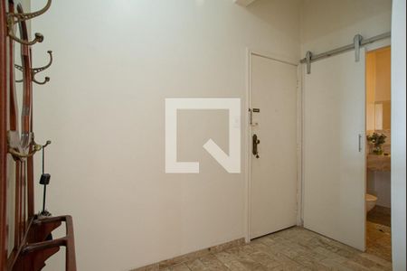 Apartamento para alugar com 168m², 3 quartos e sem vaga Apartamento para alugar com 168m², 3 quartos e sem vagaHall de entrada
