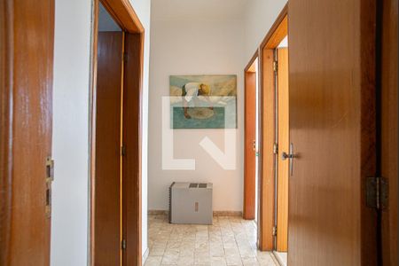 Apartamento para alugar com 168m², 3 quartos e sem vaga Apartamento para alugar com 168m², 3 quartos e sem vagaCorredor dos quartos