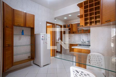 Apartamento para alugar com 168m², 3 quartos e sem vaga Apartamento para alugar com 168m², 3 quartos e sem vagaCozinha