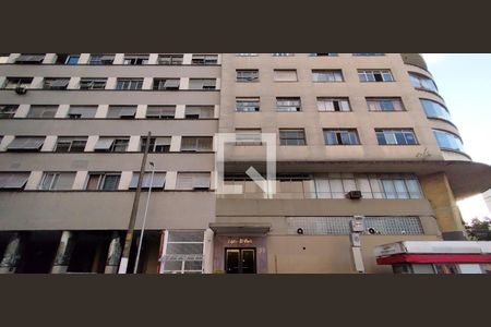 Apartamento para alugar com 168m², 3 quartos e sem vaga Apartamento para alugar com 168m², 3 quartos e sem vagaFachada