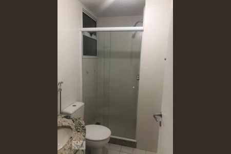 Banheiro de apartamento para alugar com 1 quarto, 42m² em Jacarepaguá, Rio de Janeiro