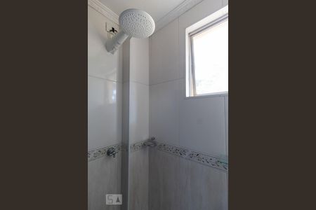 Banheiro de apartamento para alugar com 2 quartos, 65m² em Quitaúna, Osasco