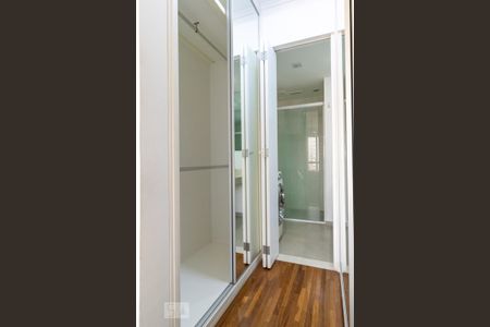 Closet de apartamento para alugar com 1 quarto, 47m² em Pinheiros, São Paulo