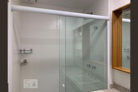 Apartamento à venda com 80m², 2 quartos e 1 vaga Apartamento à venda com 80m², 2 quartos e 1 vagaBanheiro da Suíte