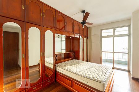 Apartamento à venda com 215m², 4 quartos e 3 vagas Apartamento à venda com 215m², 4 quartos e 3 vagasSuite 2