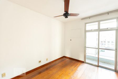 Apartamento à venda com 215m², 4 quartos e 3 vagas Apartamento à venda com 215m², 4 quartos e 3 vagasQuarto 3