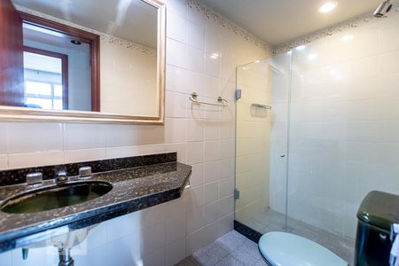 Apartamento à venda com 215m², 4 quartos e 3 vagas Apartamento à venda com 215m², 4 quartos e 3 vagasBanheiro Social