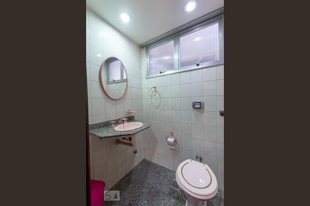 Lavabo de apartamento para alugar com 4 quartos, 215m² em Icaraí, Niterói