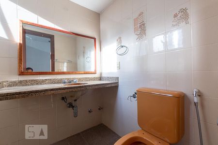 Banheiro da Suíte 1 de apartamento para alugar com 4 quartos, 215m² em Icaraí, Niterói