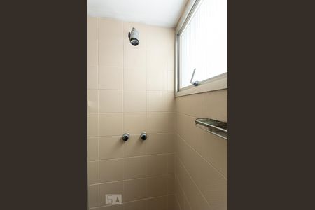 Apartamento à venda com 215m², 4 quartos e 3 vagas Apartamento à venda com 215m², 4 quartos e 3 vagasBanheiro da Suíte 2