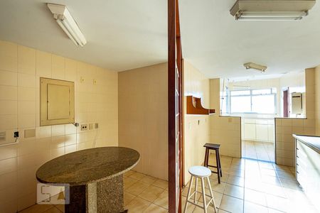 Apartamento à venda com 215m², 4 quartos e 3 vagas Apartamento à venda com 215m², 4 quartos e 3 vagasCopa / Cozinha