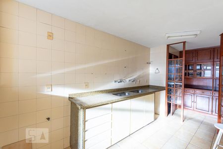 Apartamento à venda com 215m², 4 quartos e 3 vagas Apartamento à venda com 215m², 4 quartos e 3 vagasCozinha