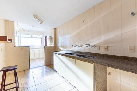Apartamento à venda com 215m², 4 quartos e 3 vagas Apartamento à venda com 215m², 4 quartos e 3 vagasCozinha