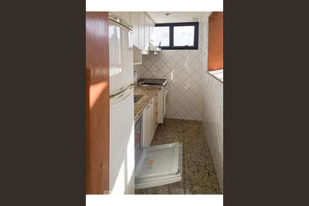 Cozinha de apartamento para alugar com 1 quarto, 65m² em Itaim Bibi, São Paulo
